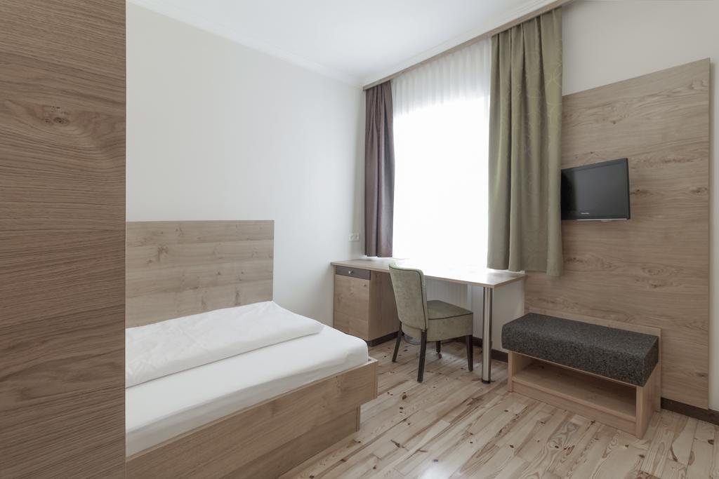 Fruhstuckshotel Scharinger Haag am Hausruck Екстер'єр фото